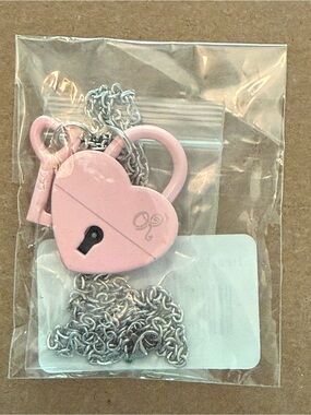 Olivia Rodrigo Drop Dead Pink Heart Keyed Padlock Necklace New